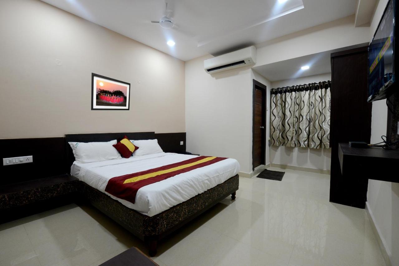 Dwaraka Inn Visakhapatnam Exterior photo