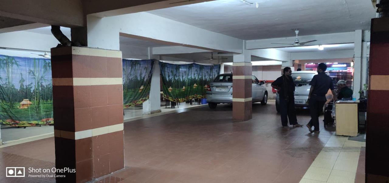 Dwaraka Inn Visakhapatnam Exterior photo