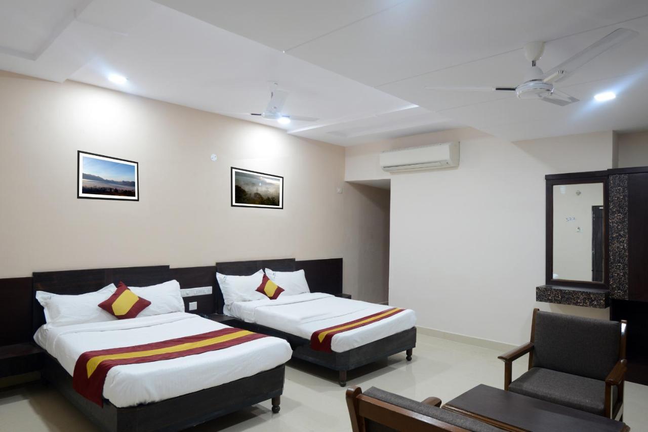 Dwaraka Inn Visakhapatnam Exterior photo